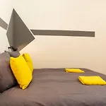Modern 2 Bedroom Apartment In Berlin Schoeneberg