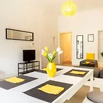 Modern 2 Bedroom Apartment In Berlin Schoeneberg